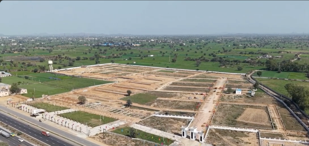 Actual aerial overview of the Mapple Green plotted site